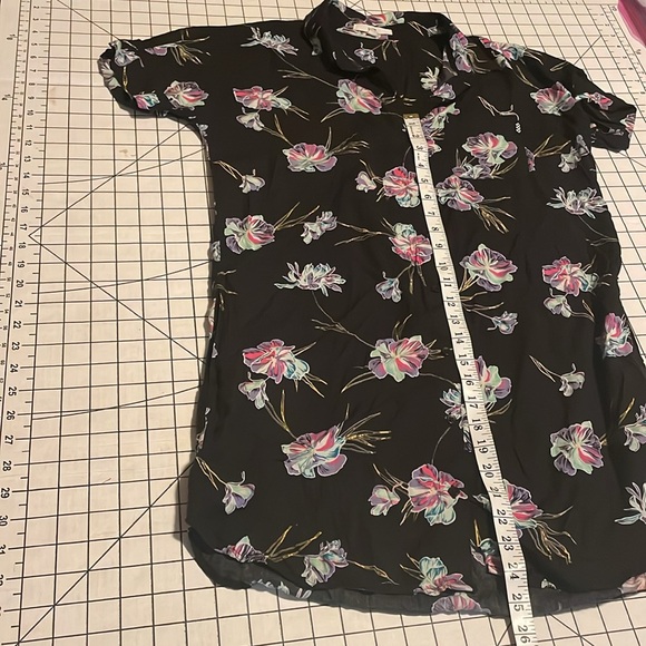 Vans shorts sleeve shirt dress, women’s size small, black floral button down - Picture 6 of 6